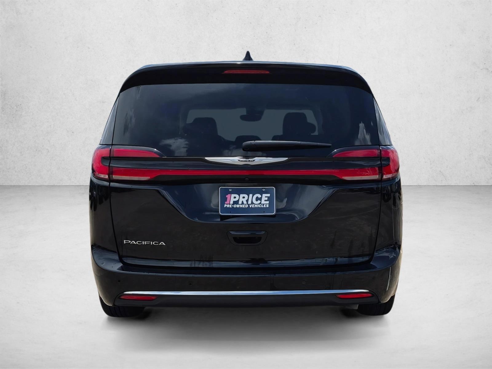 2024 Chrysler Pacifica Touring L - Photo 6