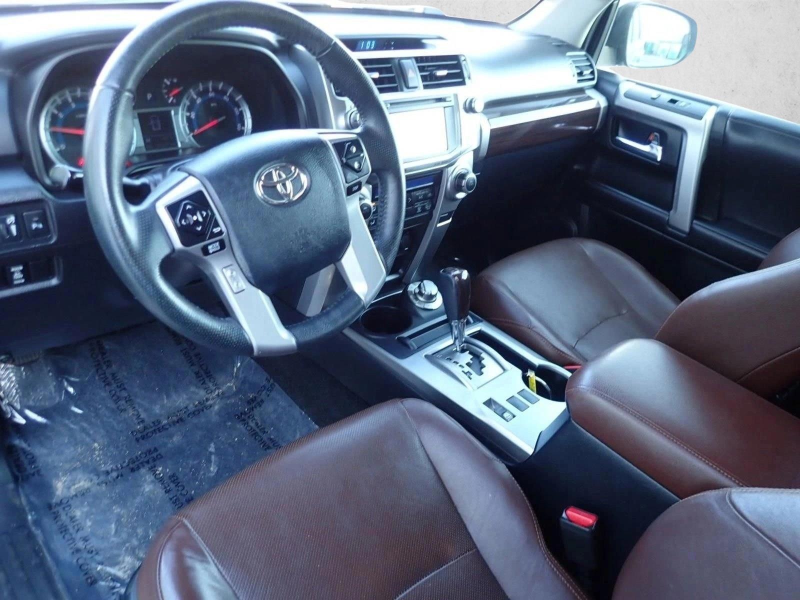 Thumbnail: 2017 Toyota 4Runner - 3