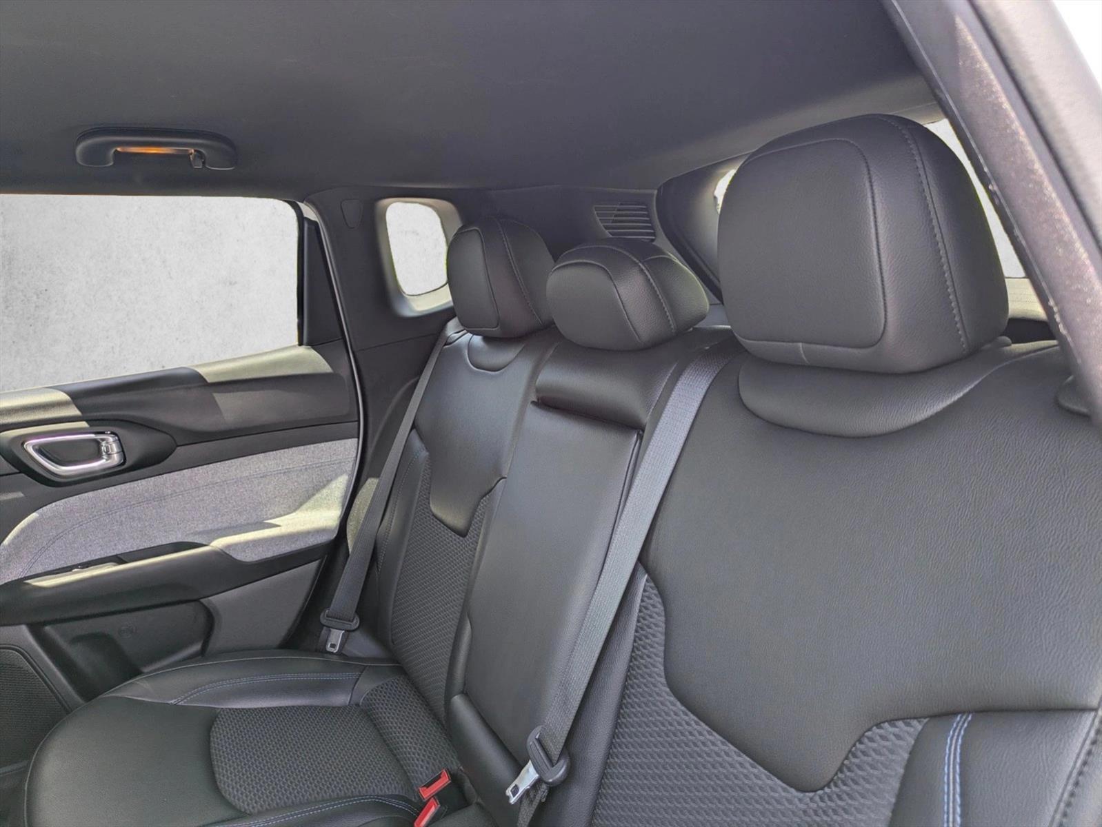 2025 Jeep Compass Latitude - Photo 19