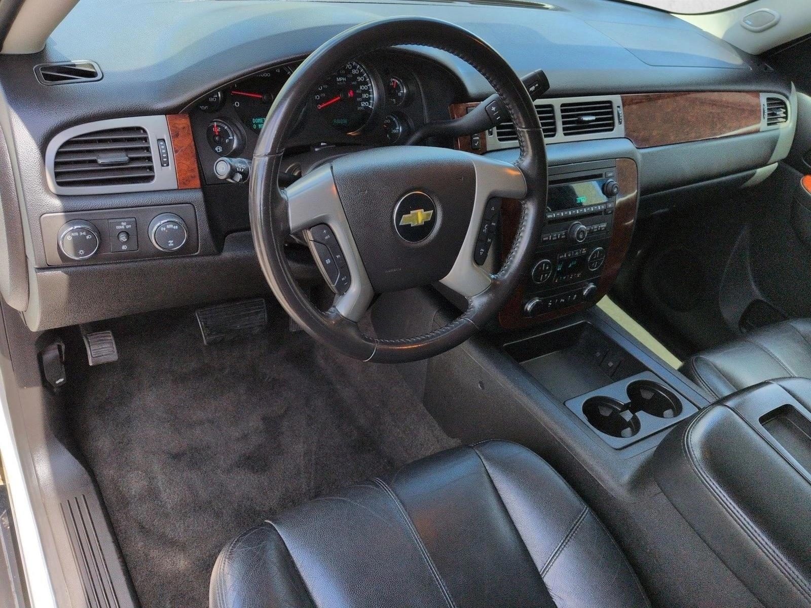 Thumbnail: 2014 Chevrolet Suburban - 4