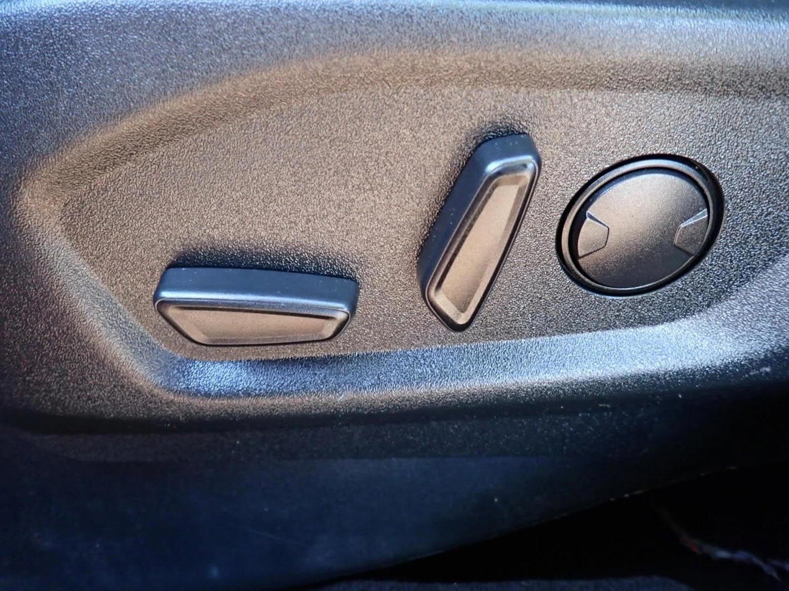 Thumbnail: 2019 Ford Explorer - 3