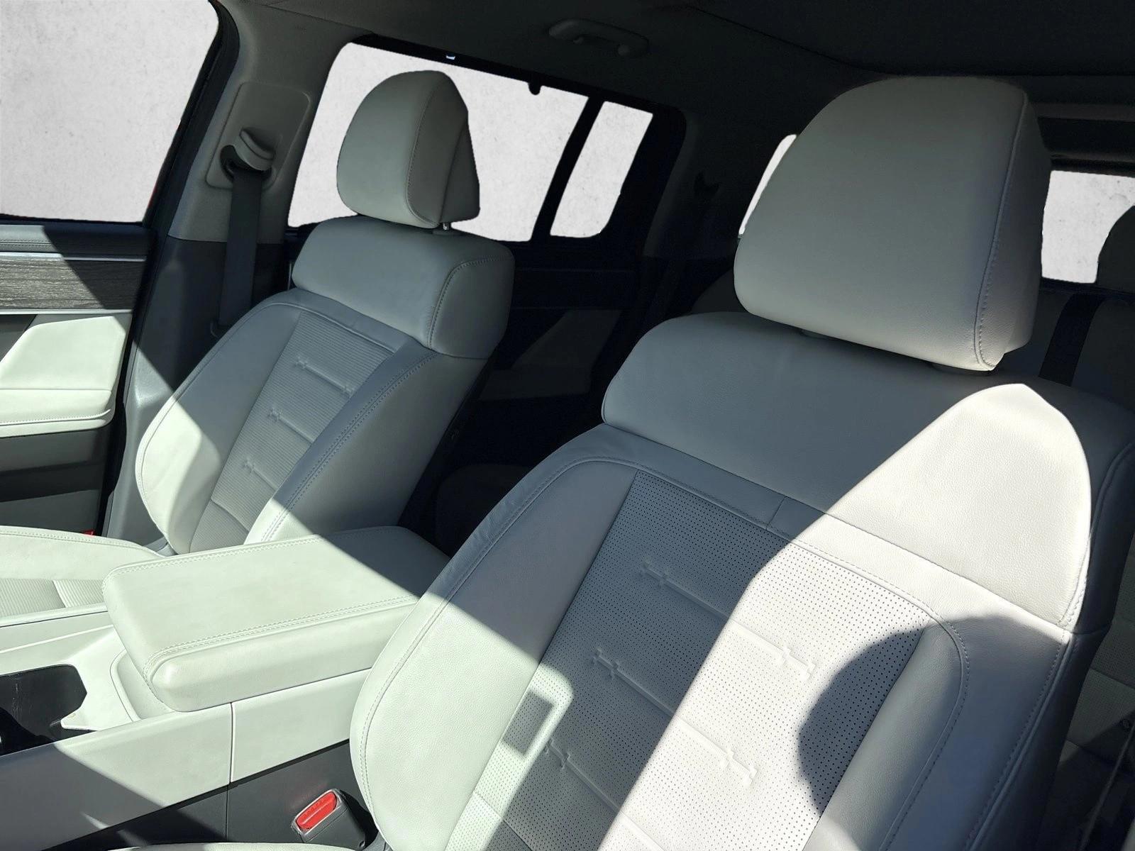 2025 Hyundai Santa Fe Limited - Photo 20