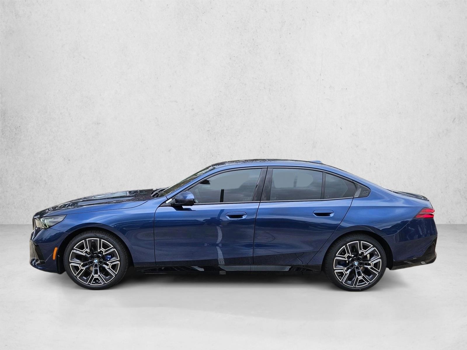 Thumbnail: 2026 BMW 5 Series - 2