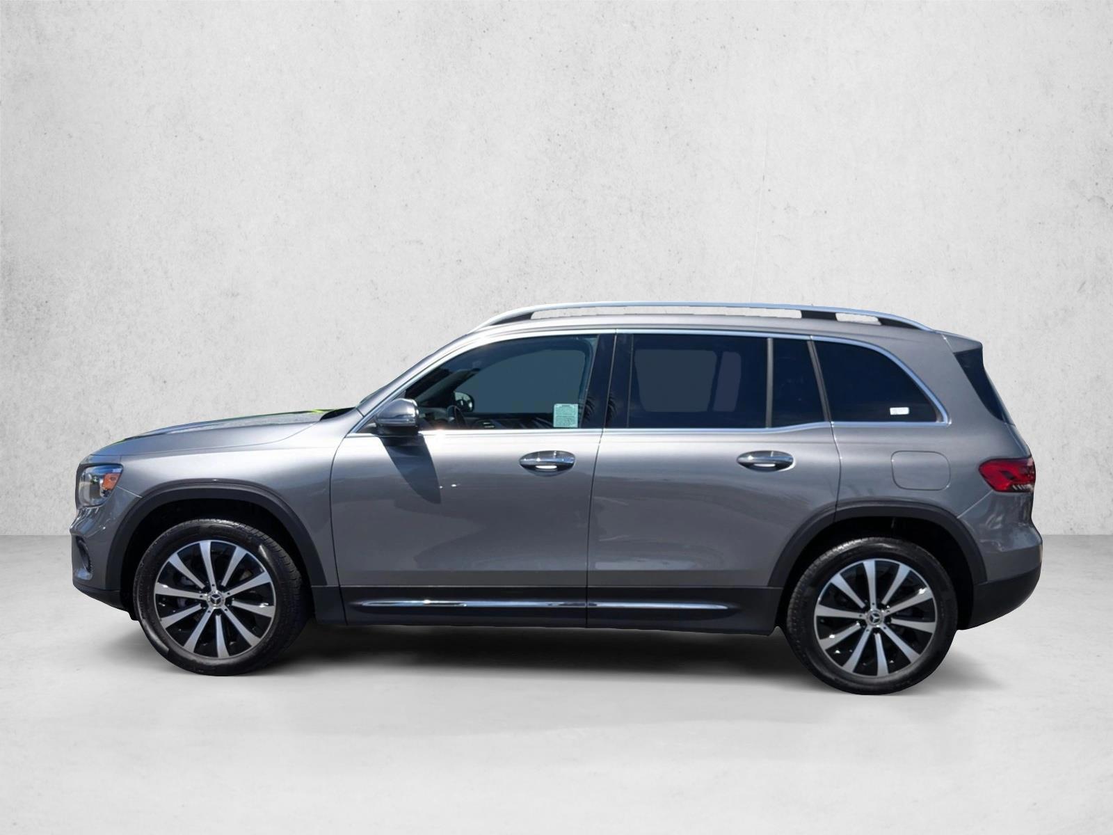 Thumbnail: 2022 Mercedes-Benz GLB - 2