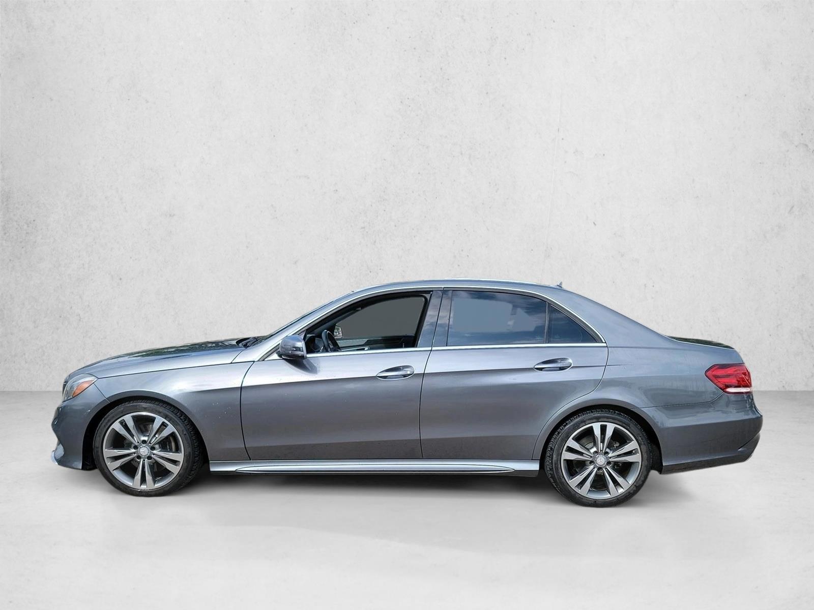 Thumbnail: 2016 Mercedes-Benz E-Class - 2
