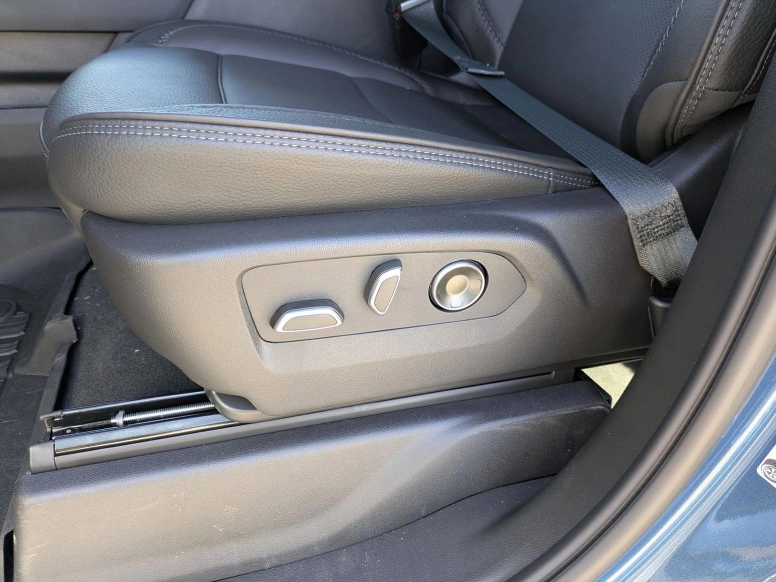 Thumbnail: 2026 GMC Sierra 2500 - 4