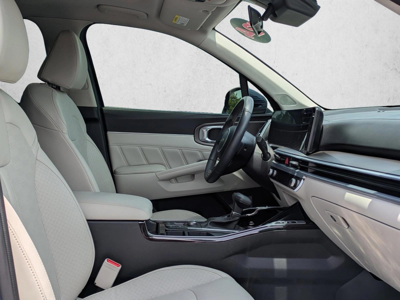 2024 Kia Sorento SX - Photo 26