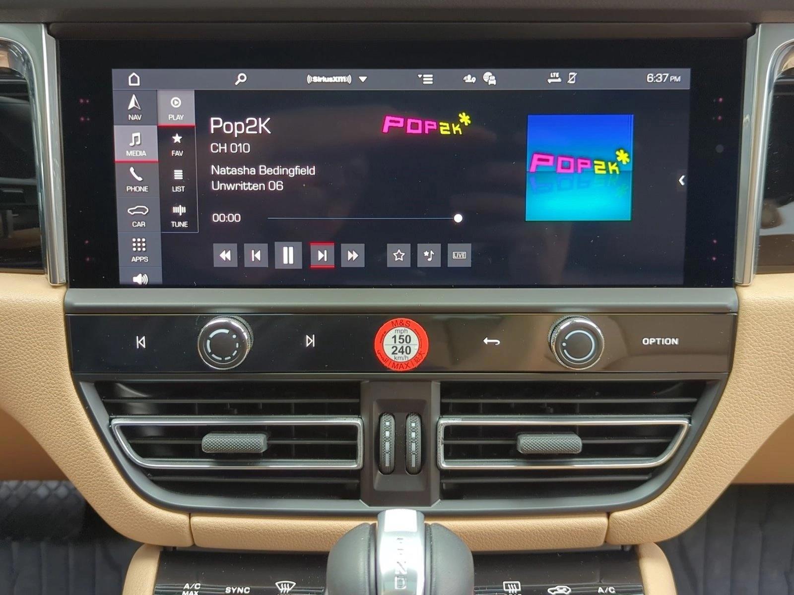 2025 Porsche Macan T - Photo 15