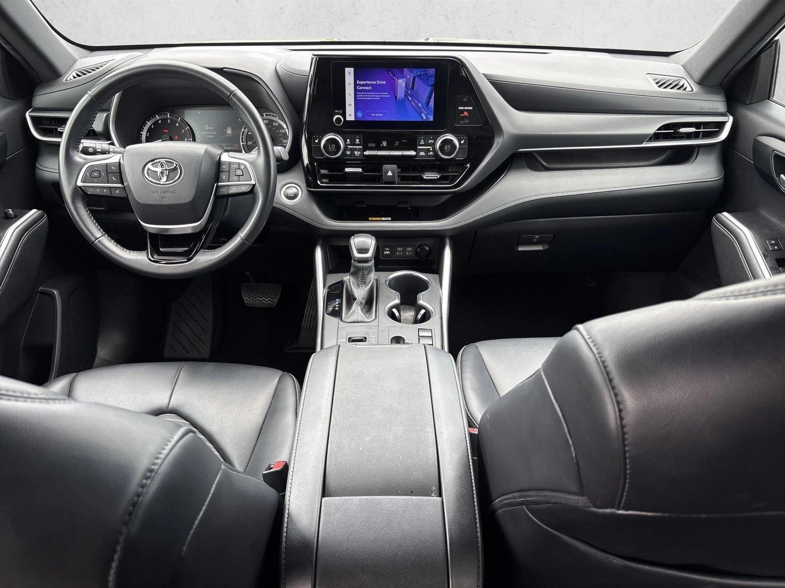 Thumbnail: 2024 Toyota Highlander - 3