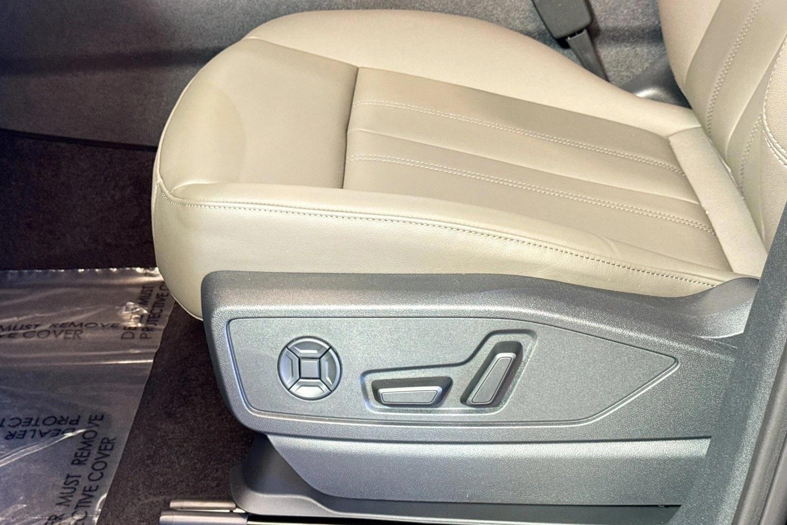 Thumbnail: 2026 Audi Q5 - 4