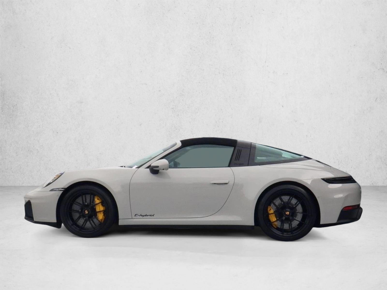 Thumbnail: 2025 Porsche 911 - 3