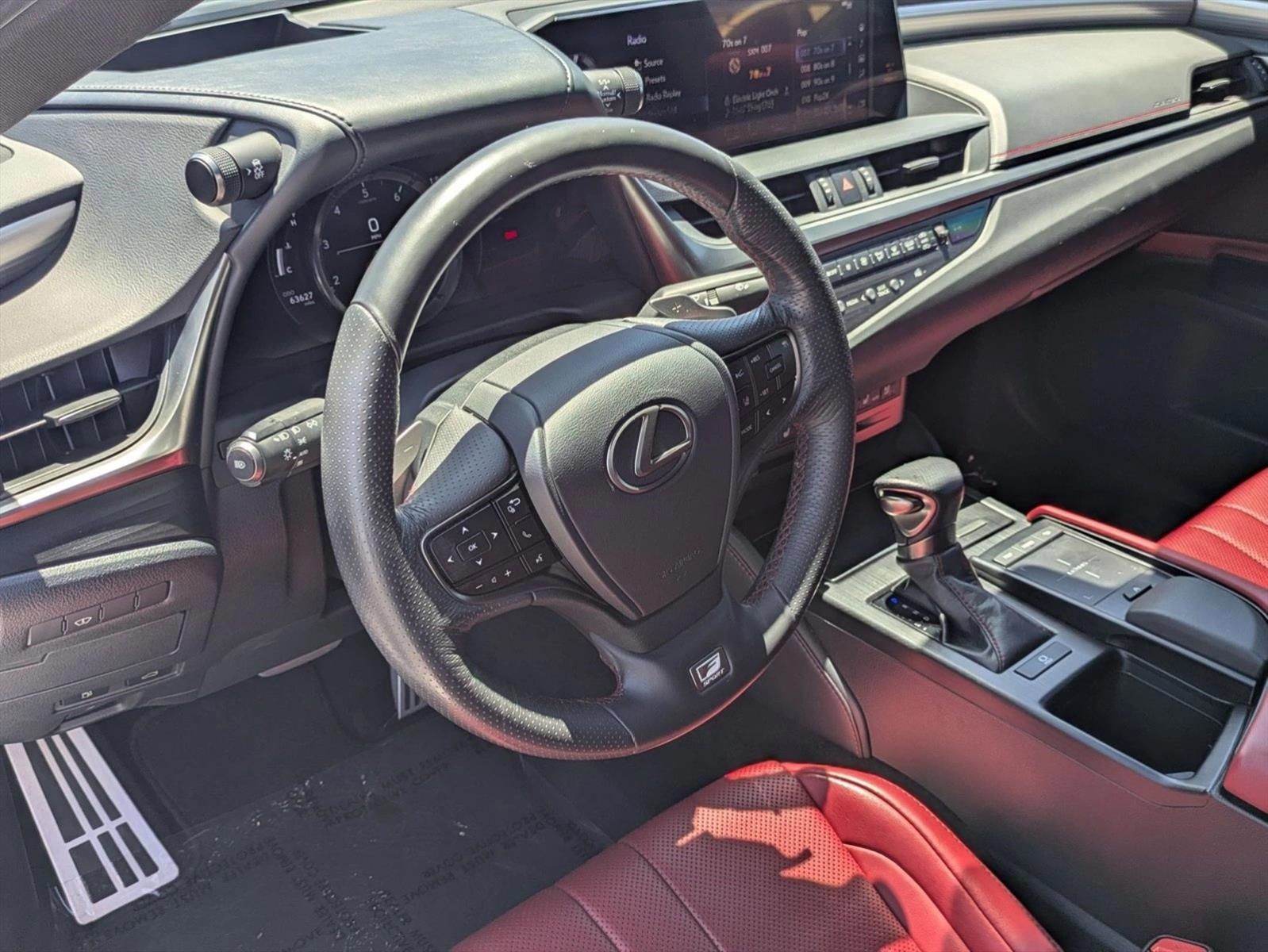 Thumbnail: 2019 Lexus ES - 3
