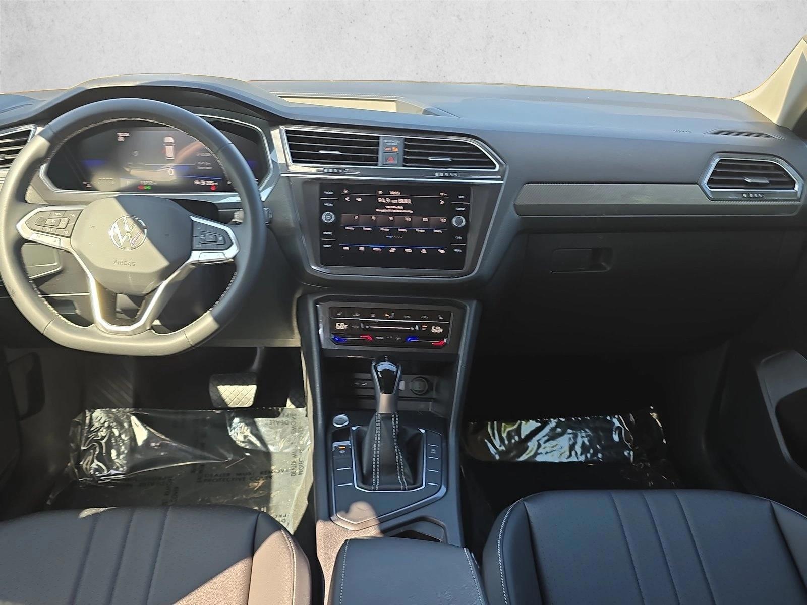 Thumbnail: 2023 Volkswagen Tiguan - 2