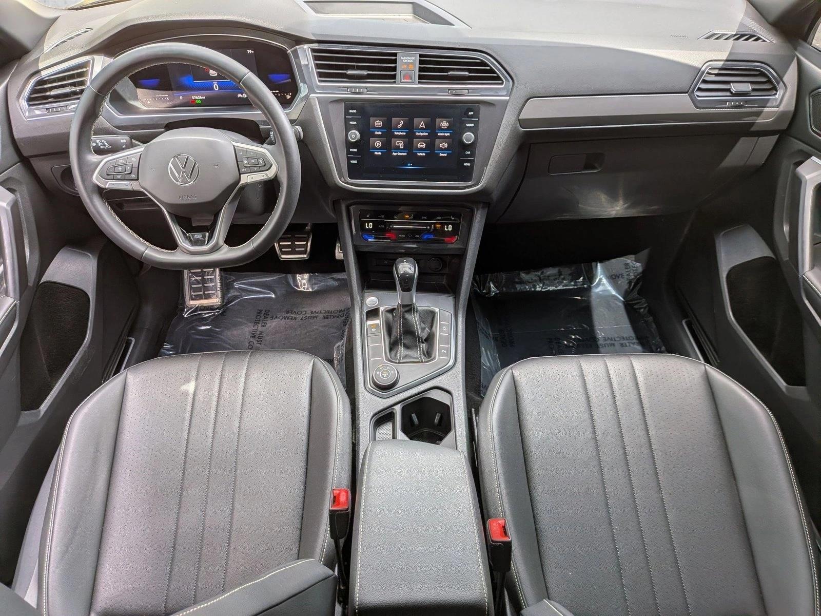 Thumbnail: 2023 Volkswagen Tiguan - 4