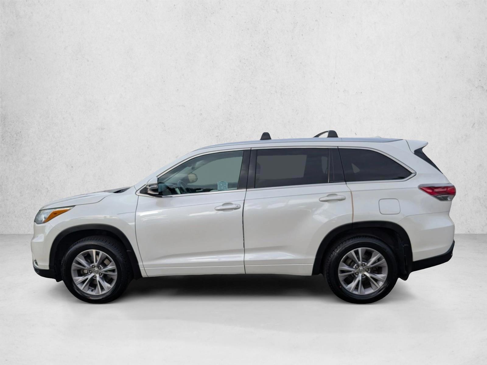 Thumbnail: 2015 Toyota Highlander - 2