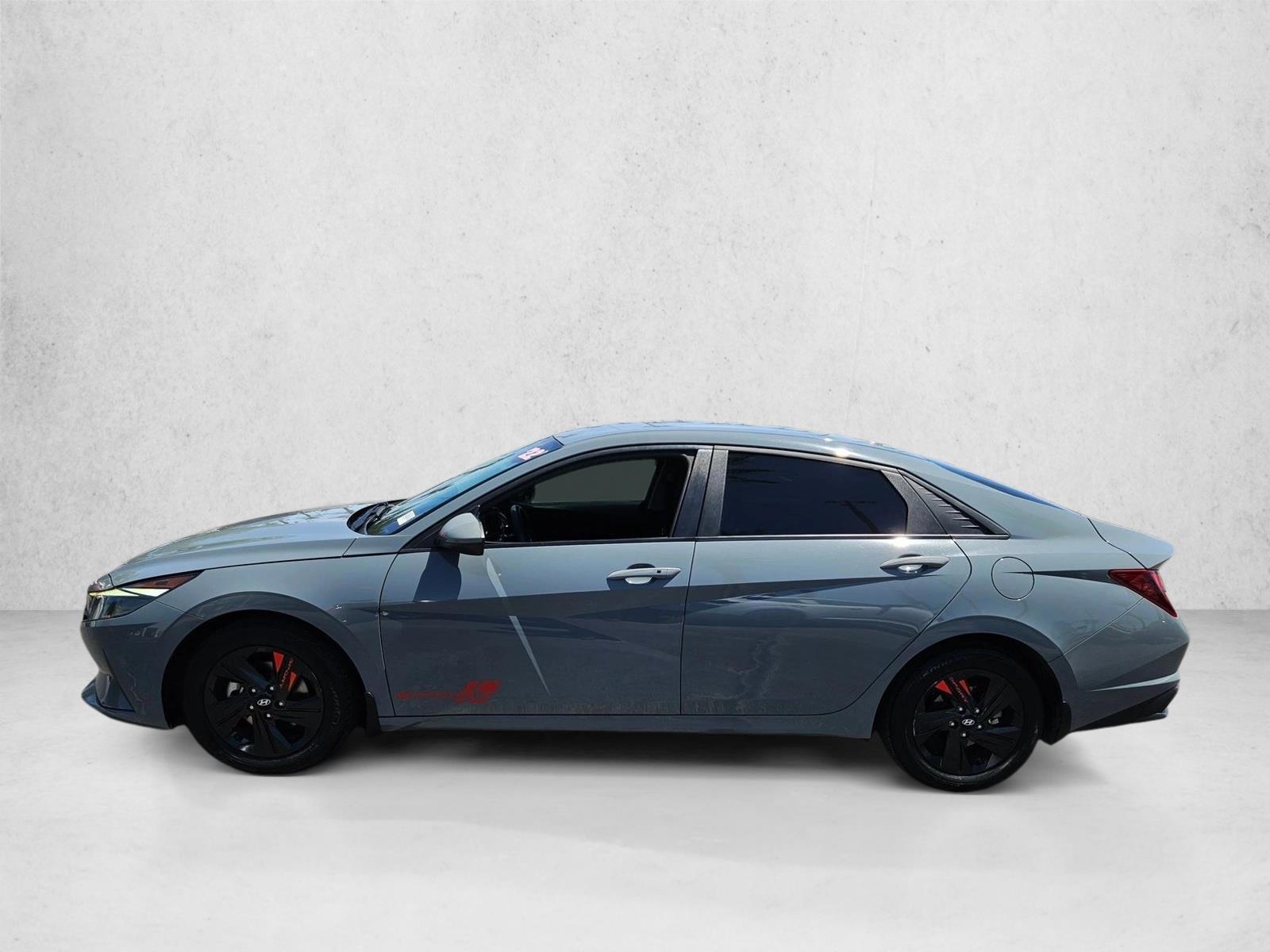 Thumbnail: 2022 Hyundai Elantra - 3