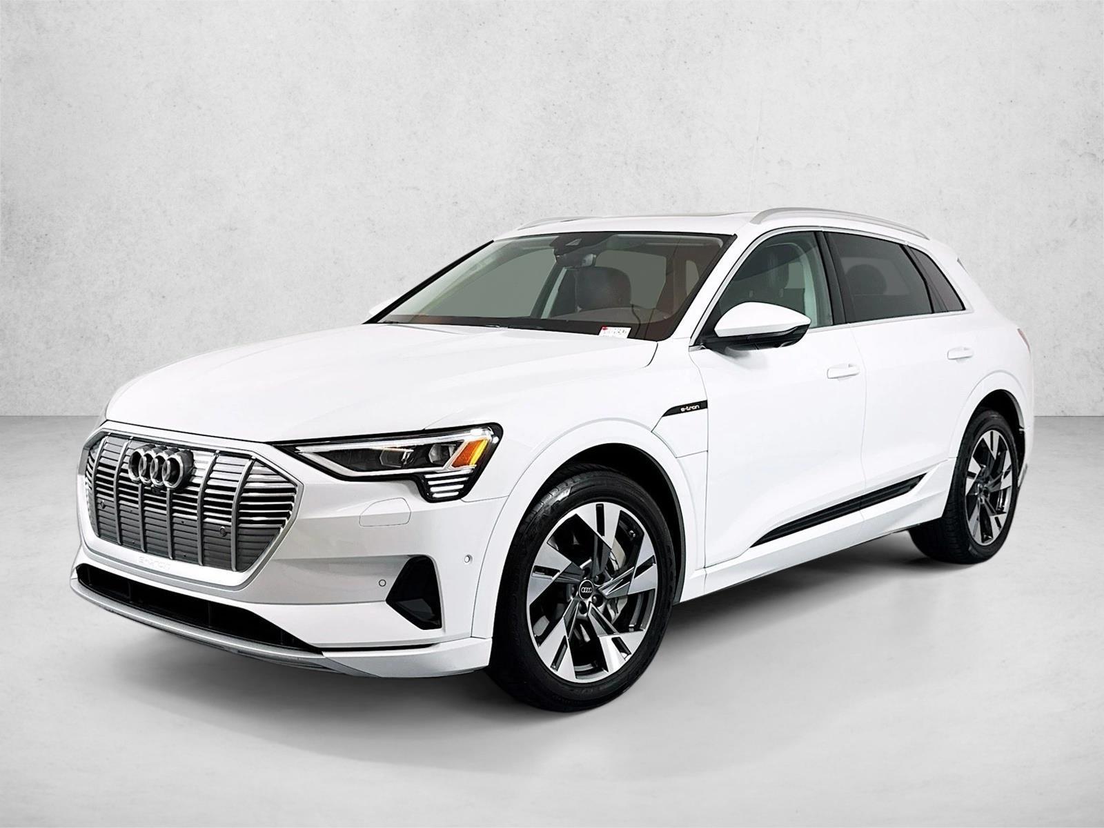 Thumbnail: 2022 Audi e-tron - 1