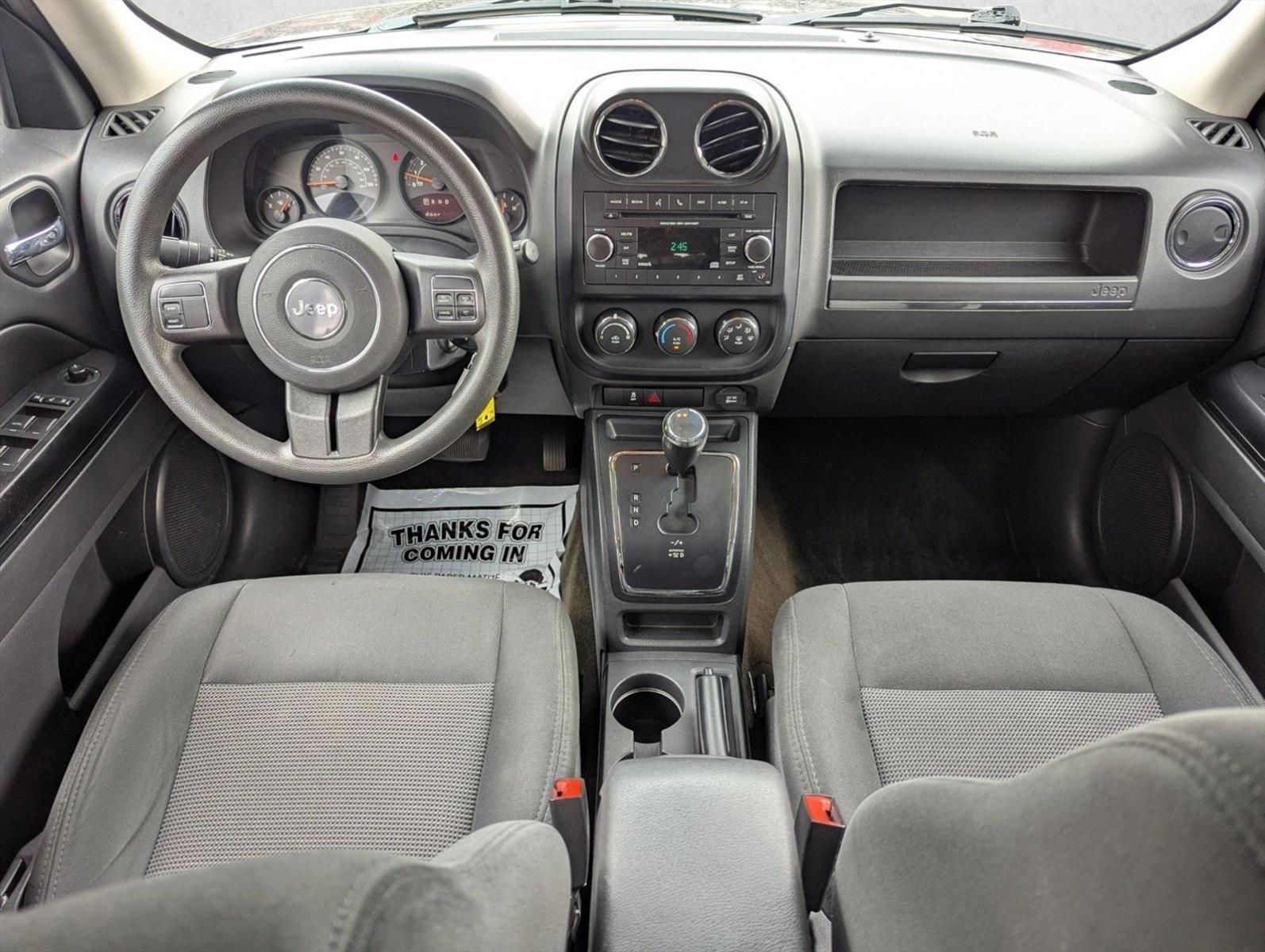 Thumbnail: 2016 Jeep Patriot - 3