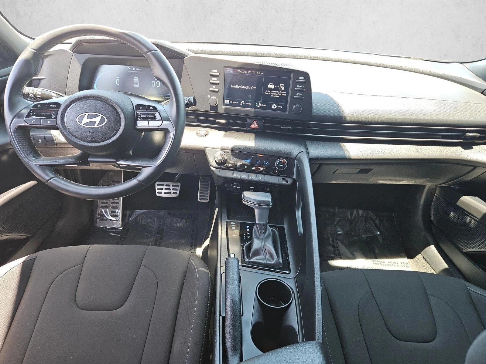 Thumbnail: 2025 Hyundai Elantra - 4