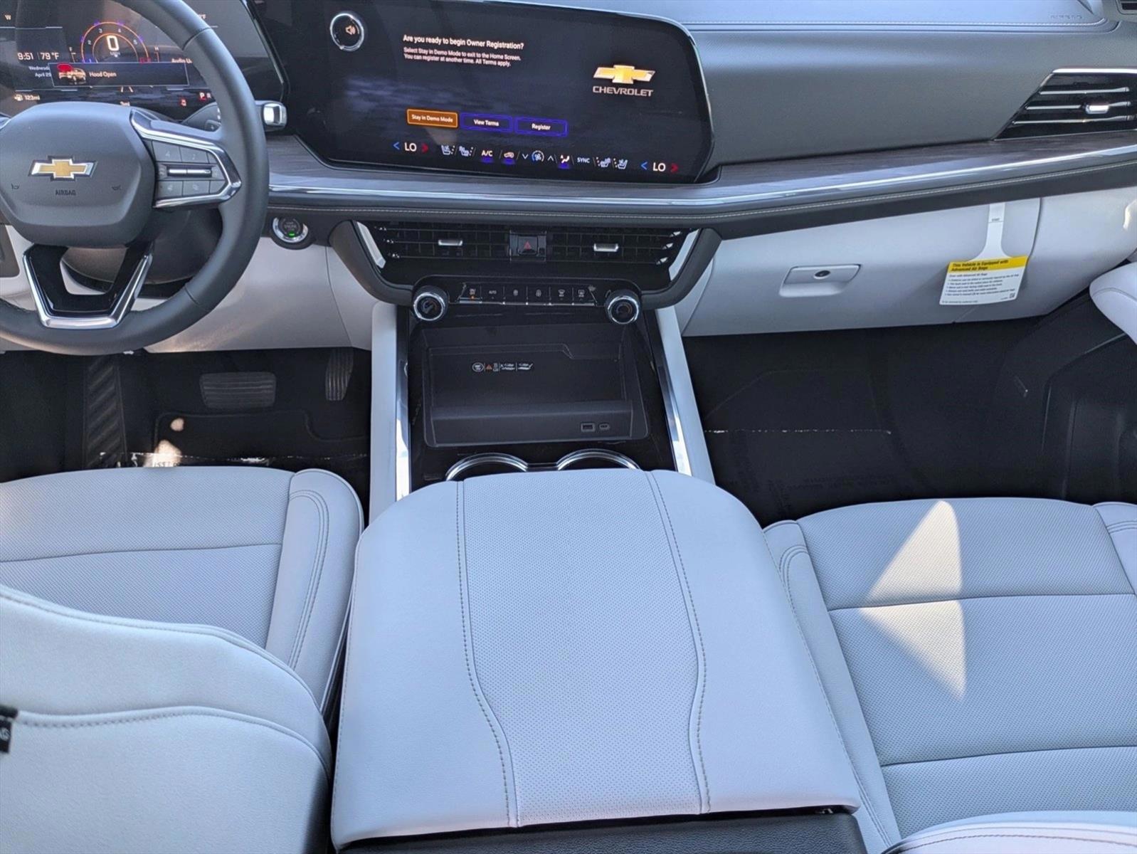 Thumbnail: 2026 Chevrolet Suburban - 3