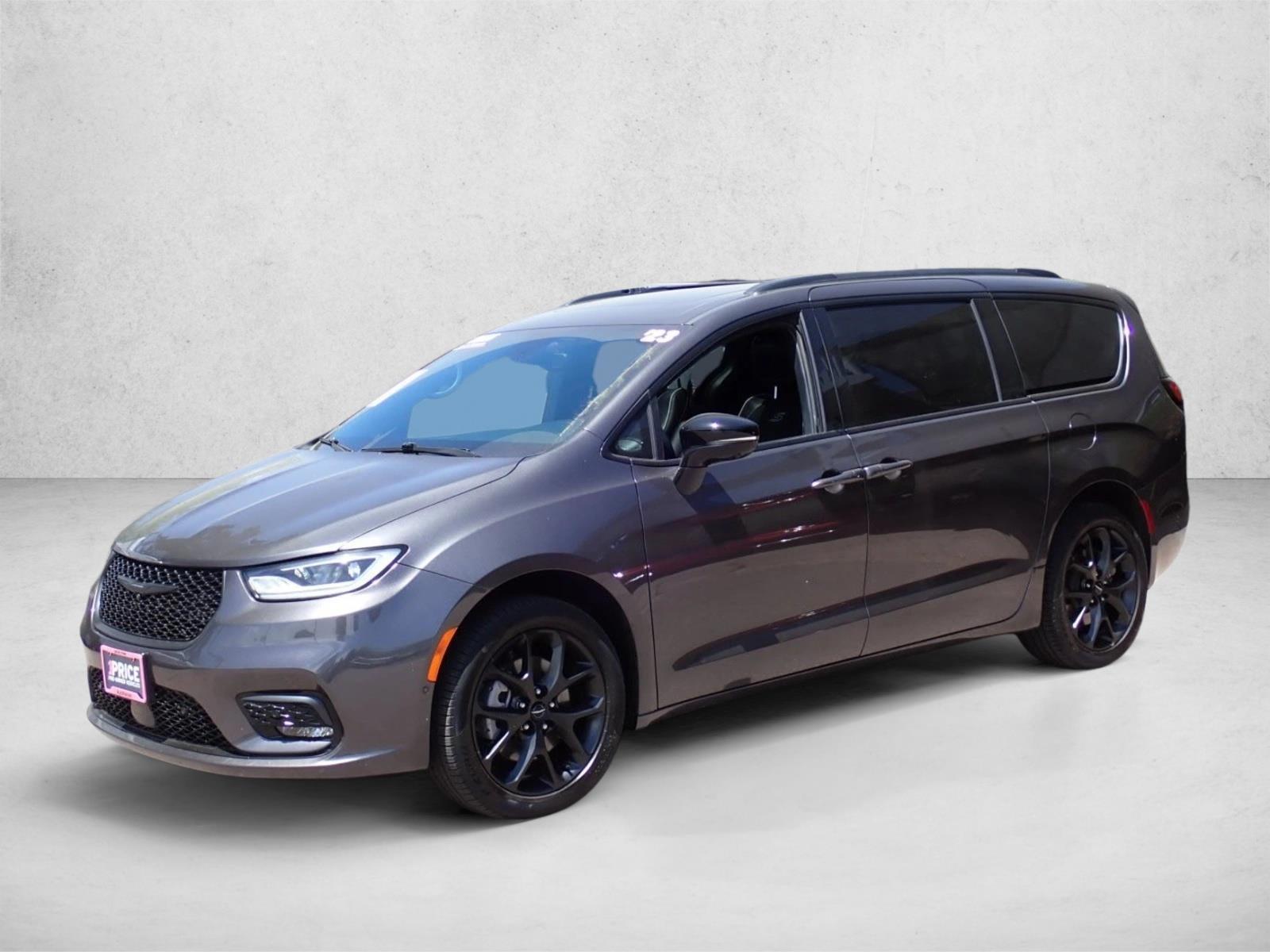 Thumbnail: 2023 Chrysler Pacifica - 1