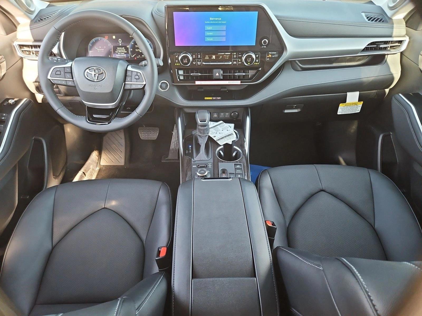 Thumbnail: 2026 Toyota Highlander - 4