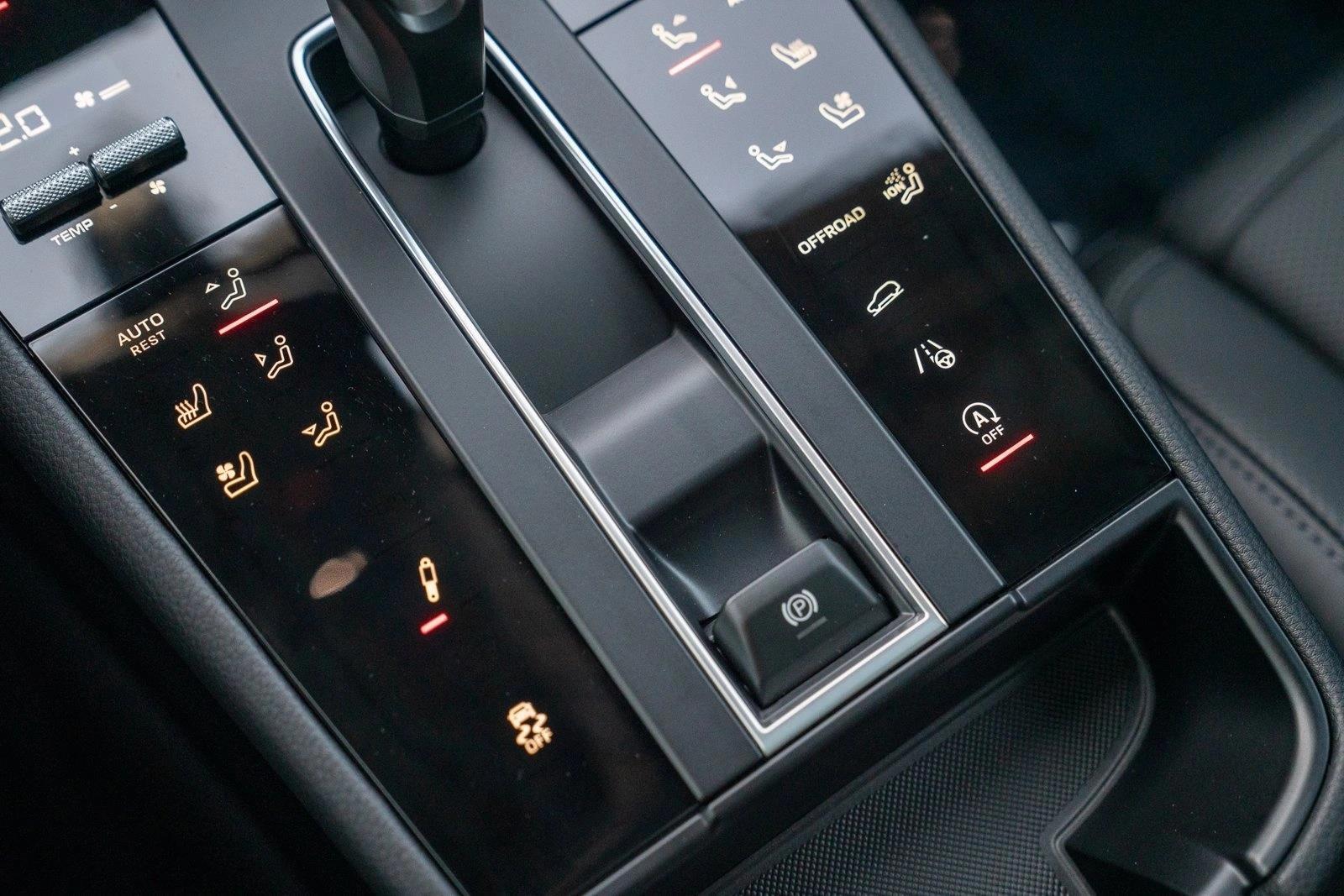 2026 Porsche Macan T - Photo 20