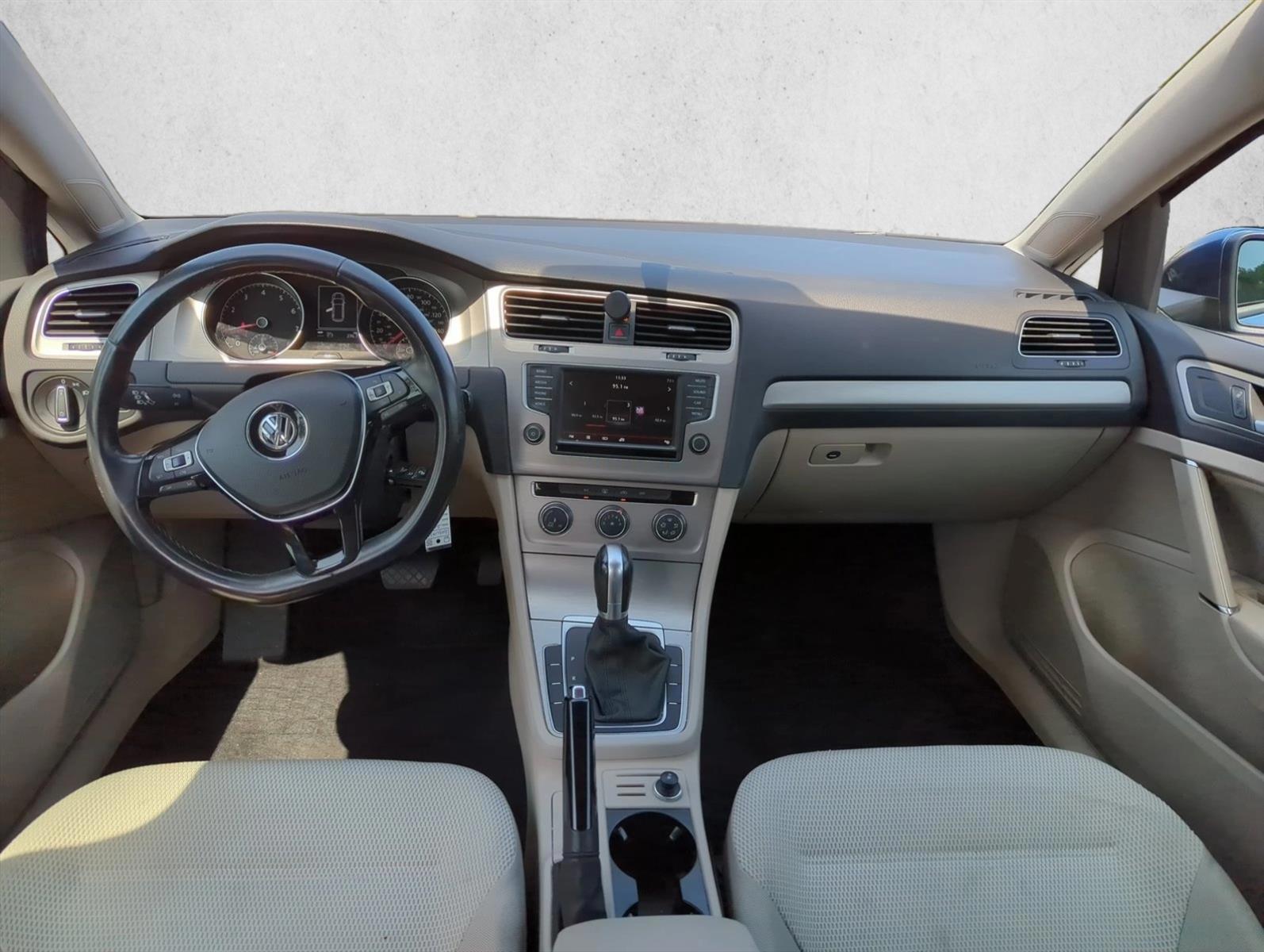 Thumbnail: 2016 Volkswagen Golf - 3