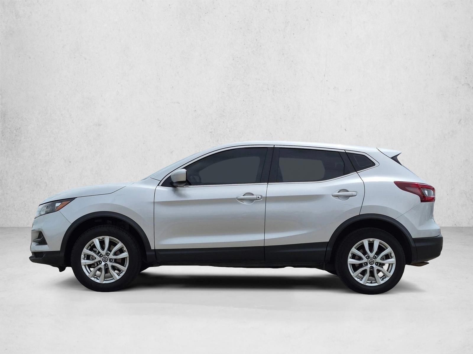 Thumbnail: 2022 Nissan Rogue Sport - 2