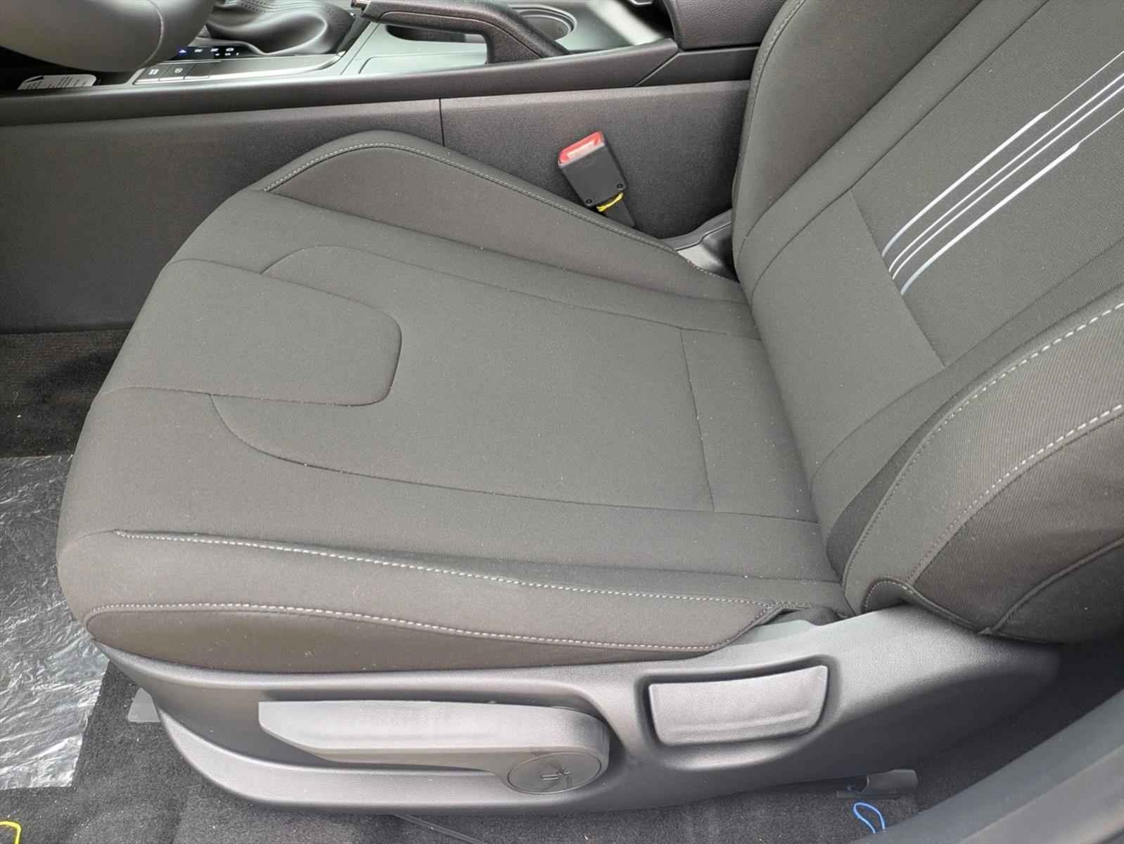 Thumbnail: 2026 Hyundai Elantra - 4