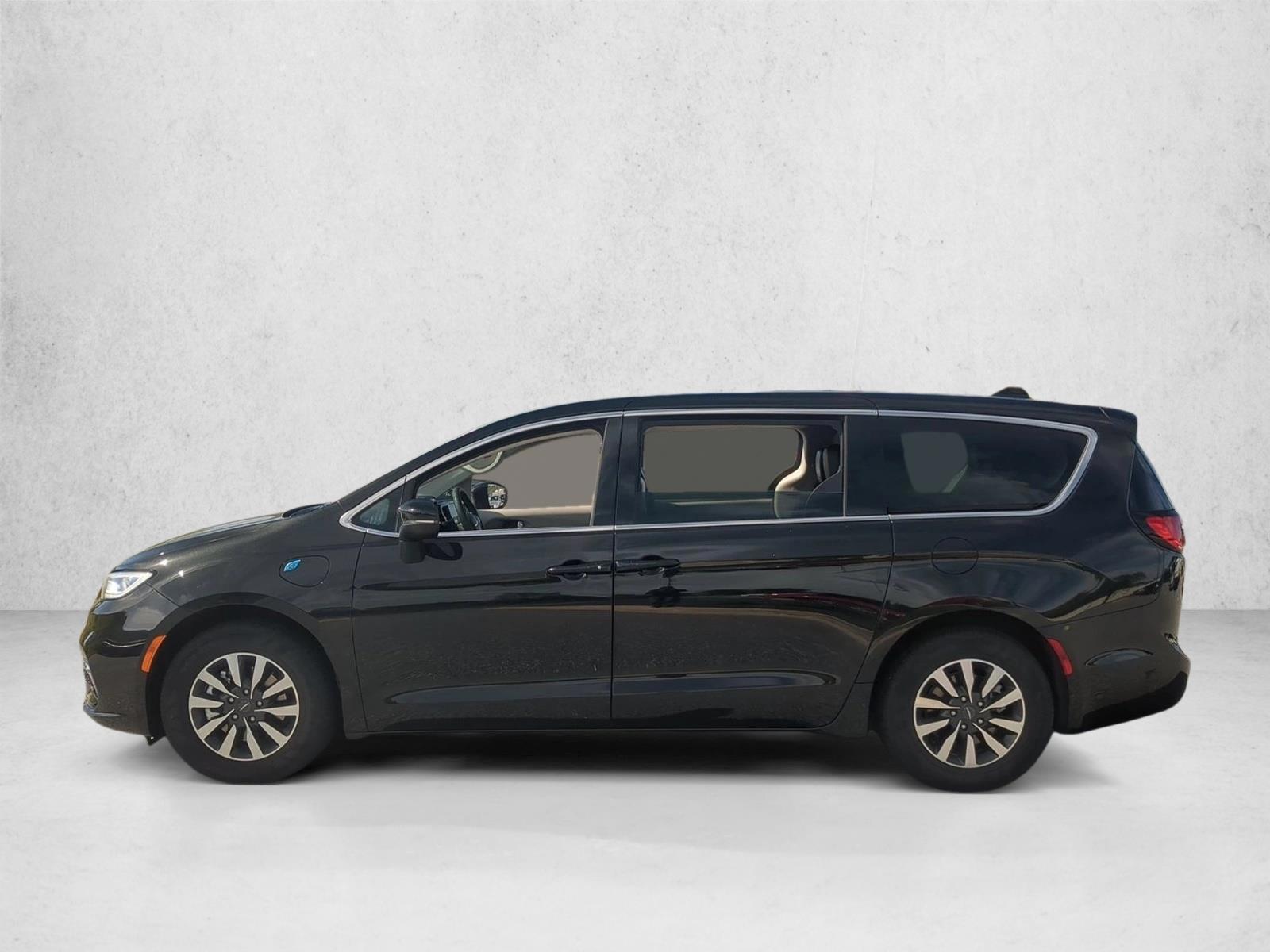 Thumbnail: 2023 Chrysler Pacifica - 2
