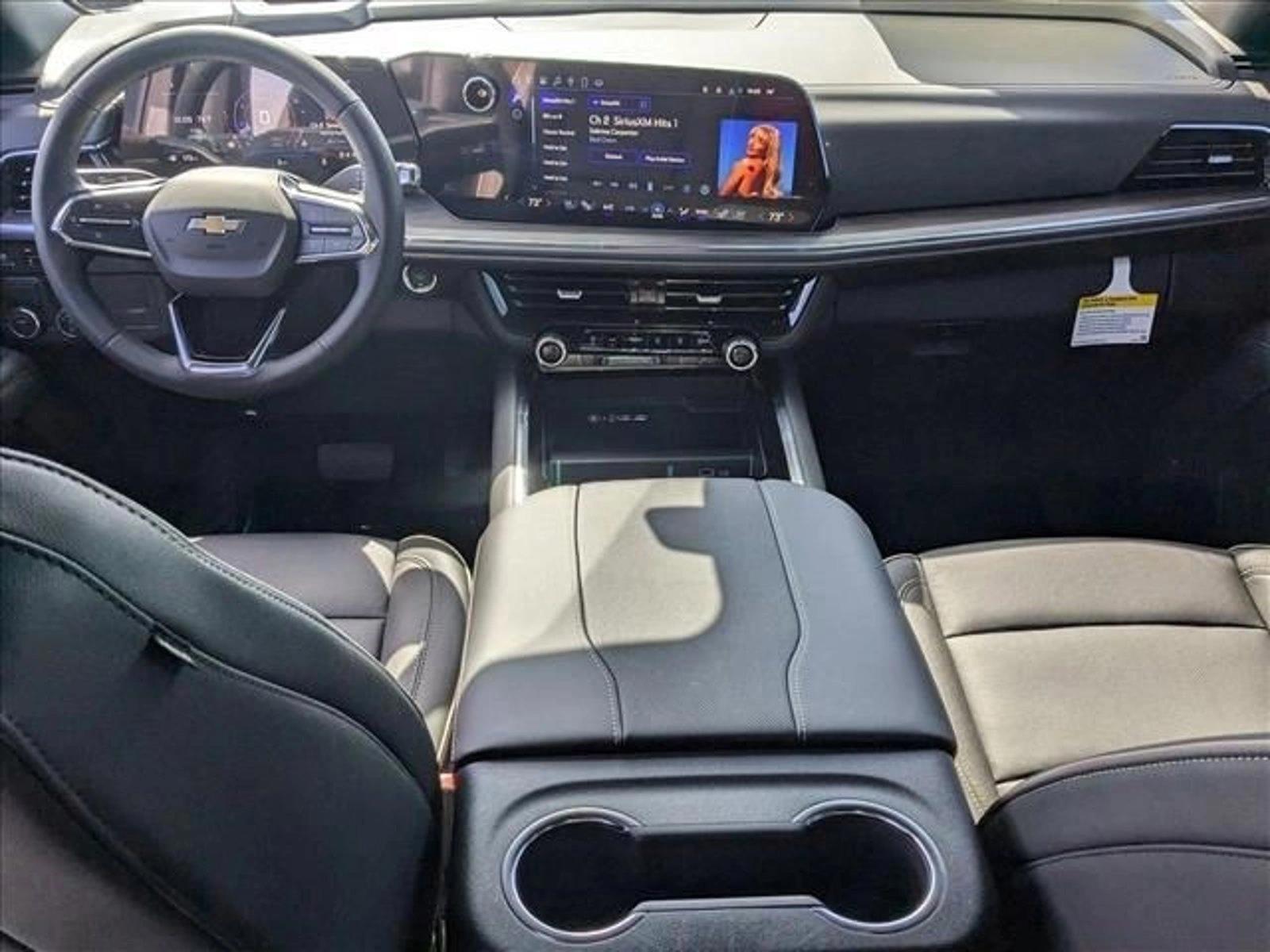 Thumbnail: 2025 Chevrolet Suburban - 4