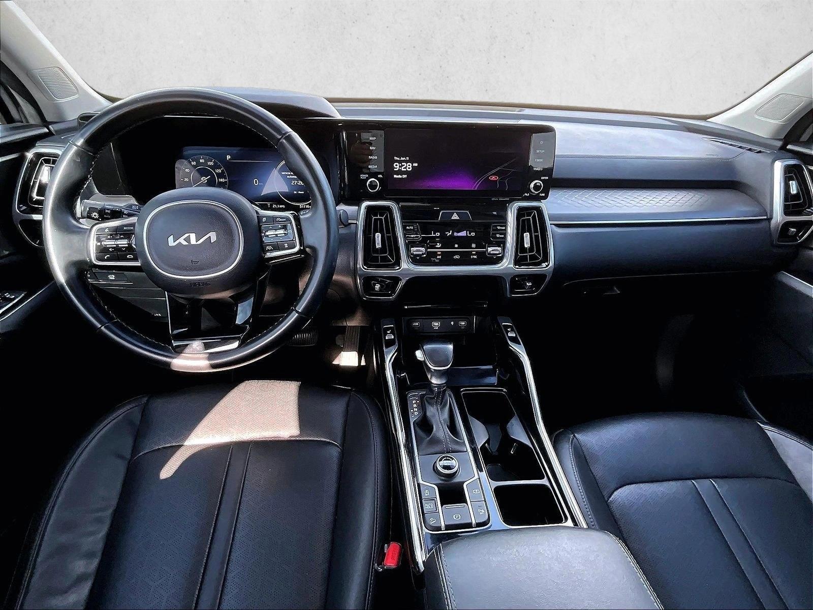 Thumbnail: 2023 Kia Sorento - 4