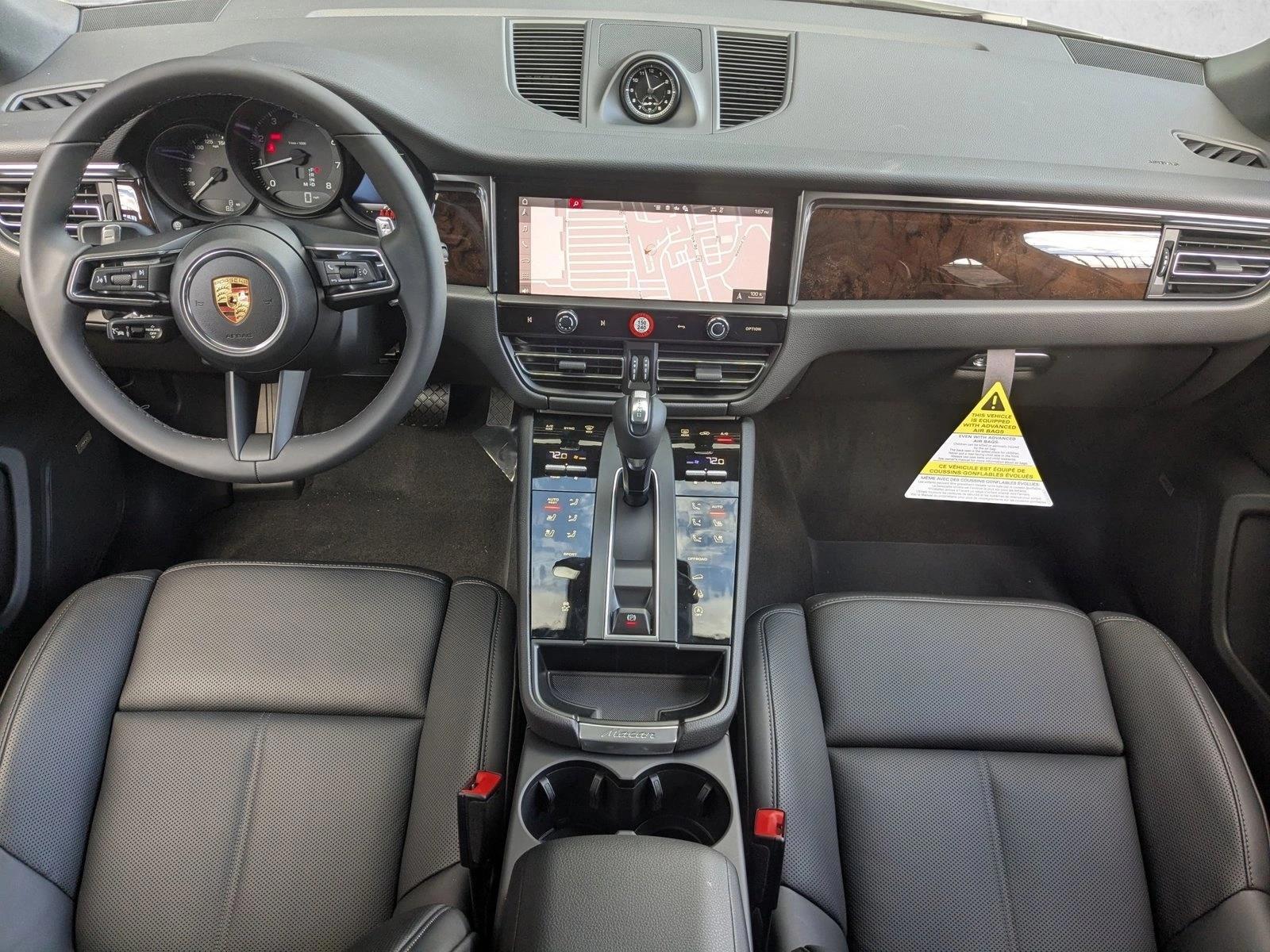 Thumbnail: 2026 Porsche Macan - 3