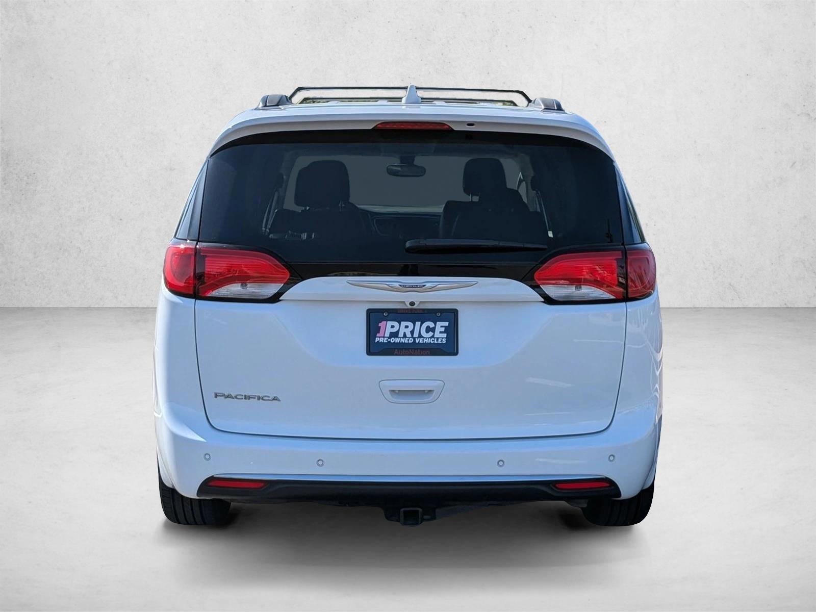 2017 Chrysler Pacifica Touring-L - Photo 8