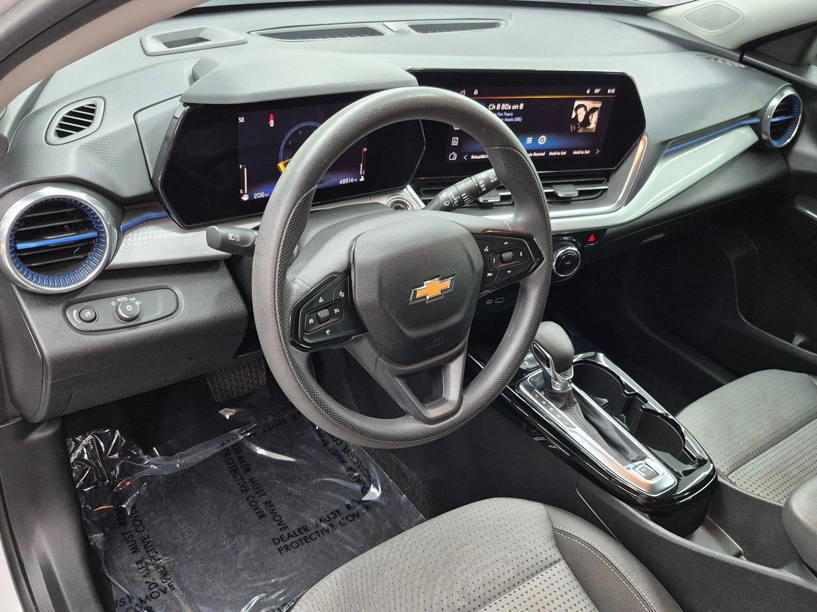 Thumbnail: 2024 Chevrolet Trax - 3
