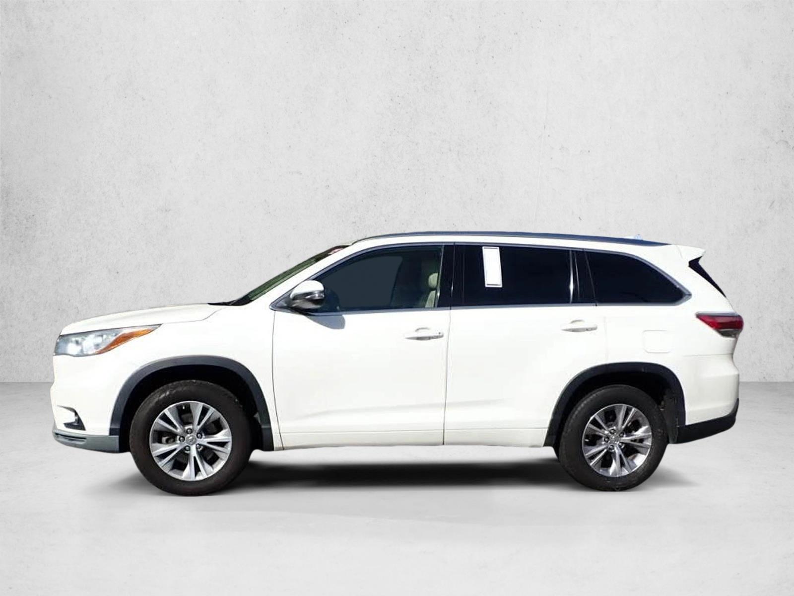 Thumbnail: 2015 Toyota Highlander - 2