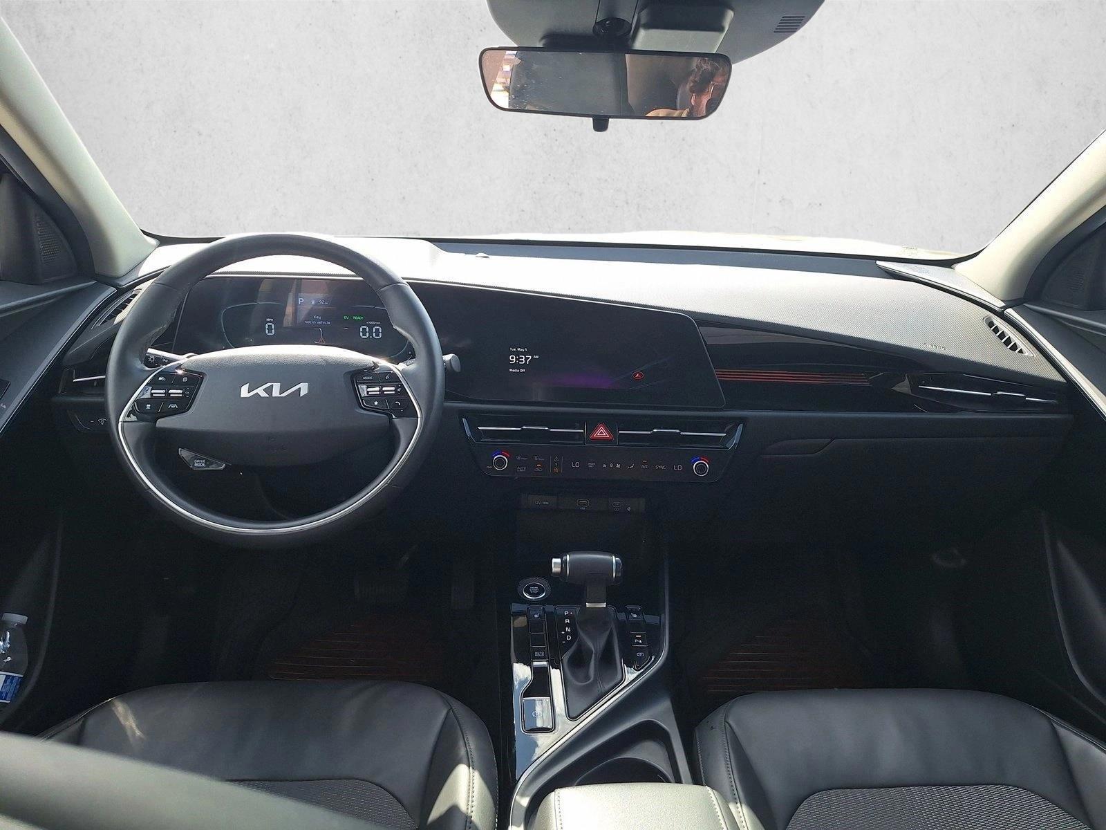Thumbnail: 2024 Kia Niro - 3