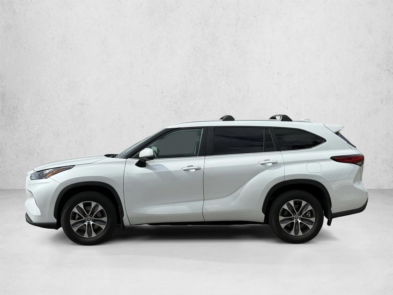 Thumbnail: 2023 Toyota Highlander - 2