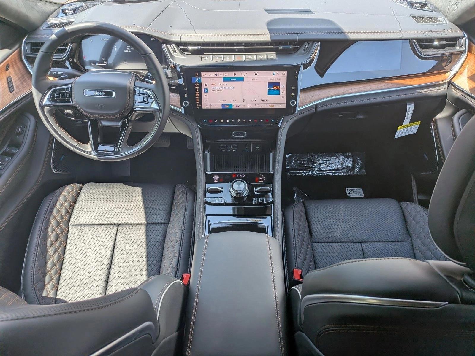 Thumbnail: 2026 Jeep Grand Cherokee - 3
