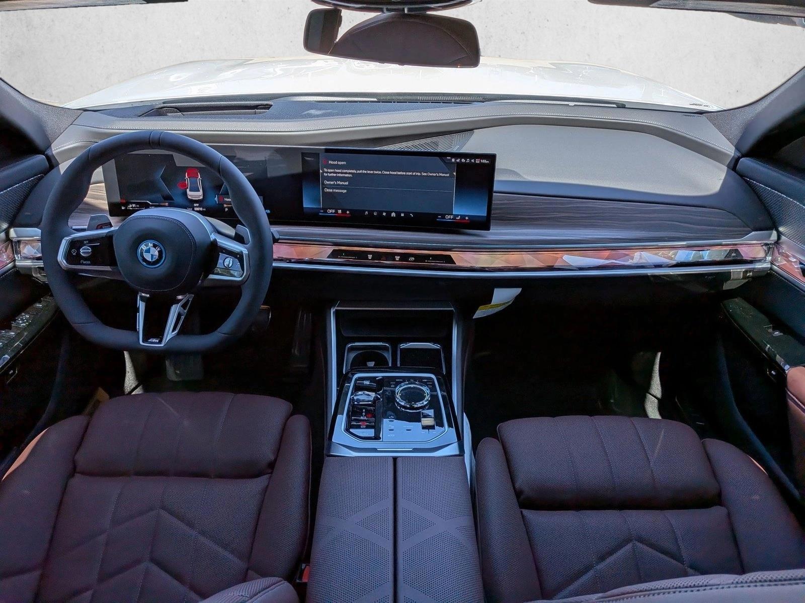 Thumbnail: 2026 BMW 7 Series - 4