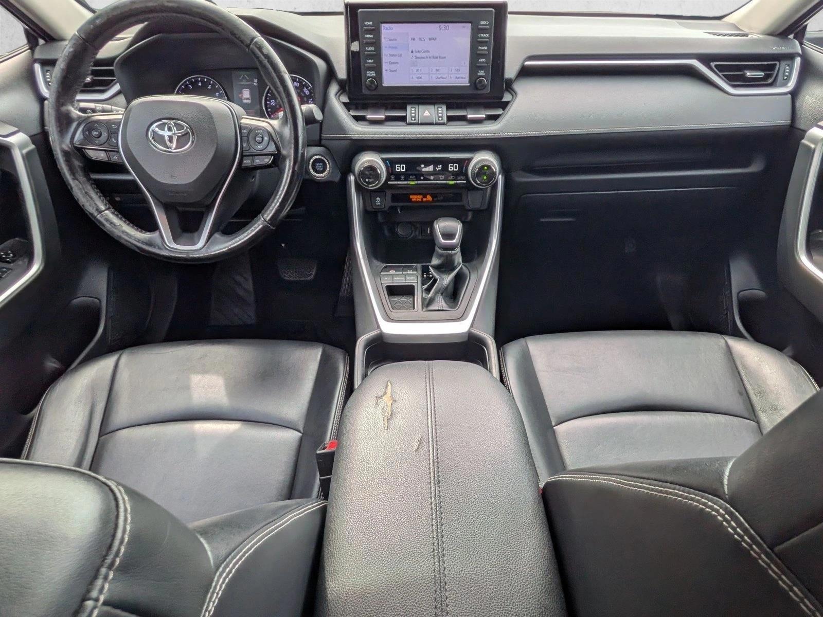 Thumbnail: 2019 Toyota RAV4 - 4