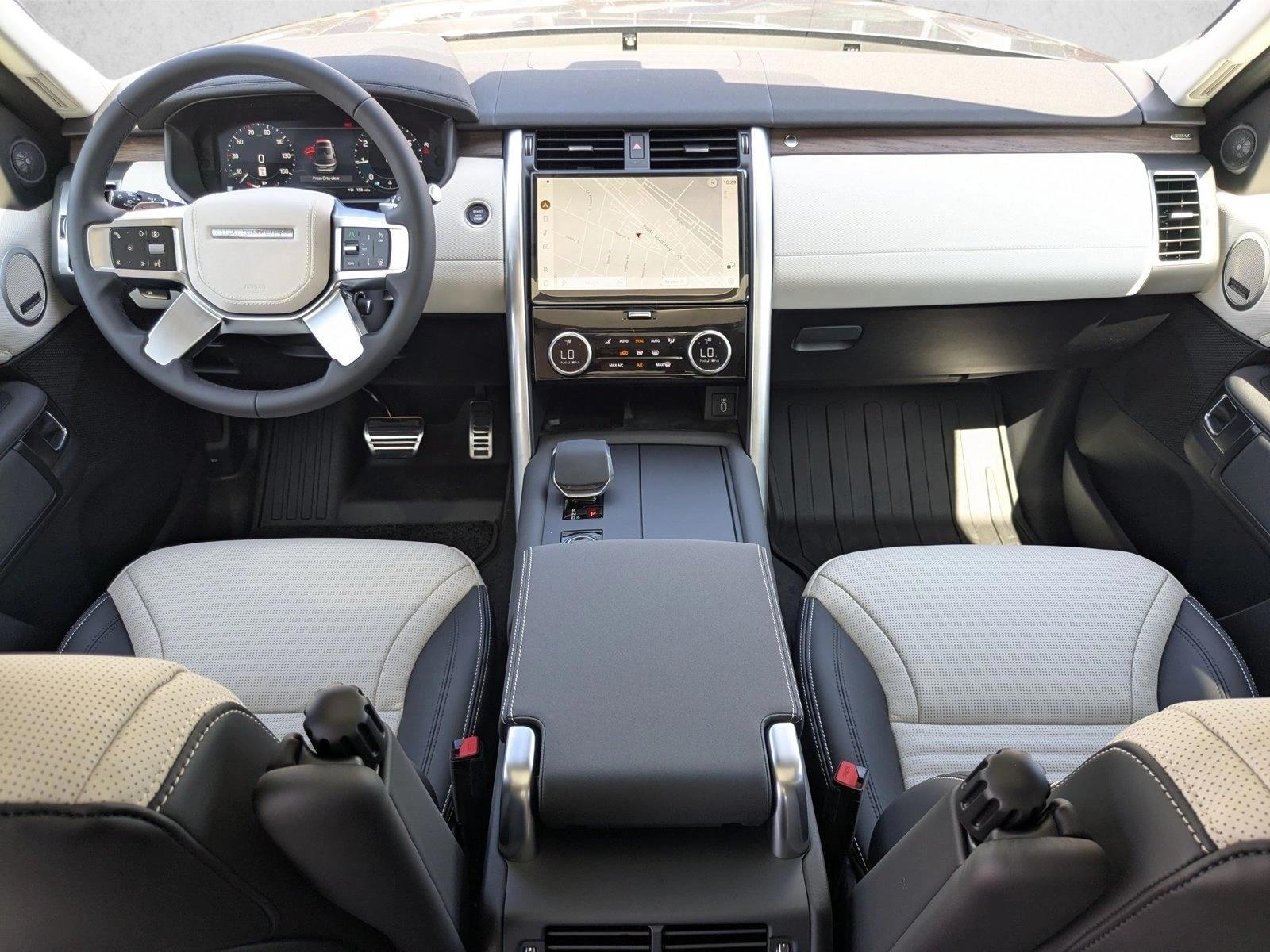Thumbnail: 2026 Land Rover Discovery - 3