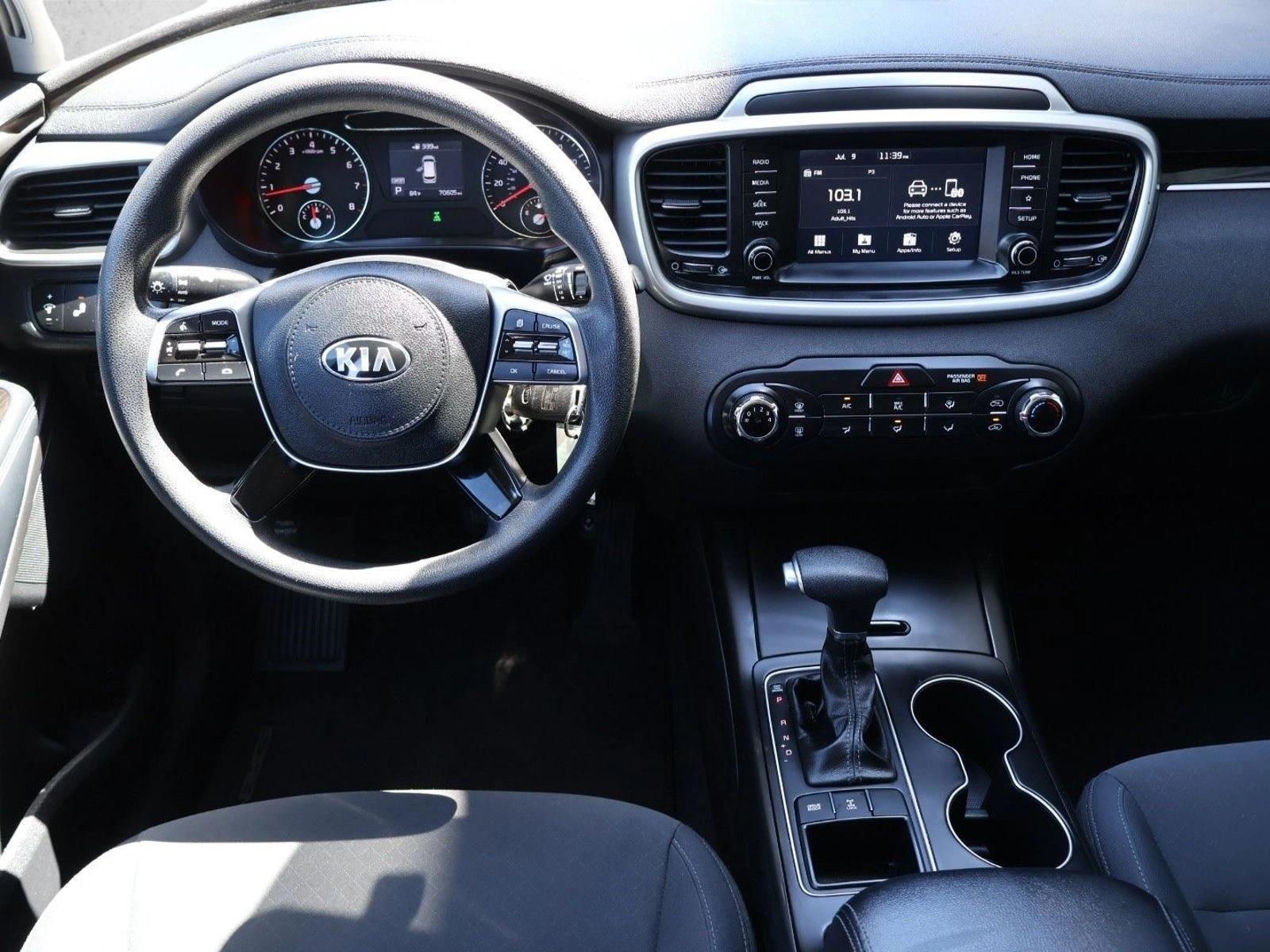 Thumbnail: 2019 Kia Sorento - 4