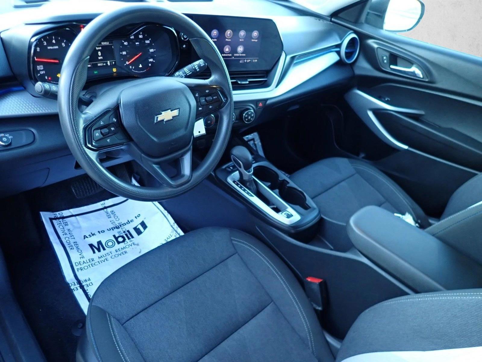 Thumbnail: 2024 Chevrolet Trax - 3