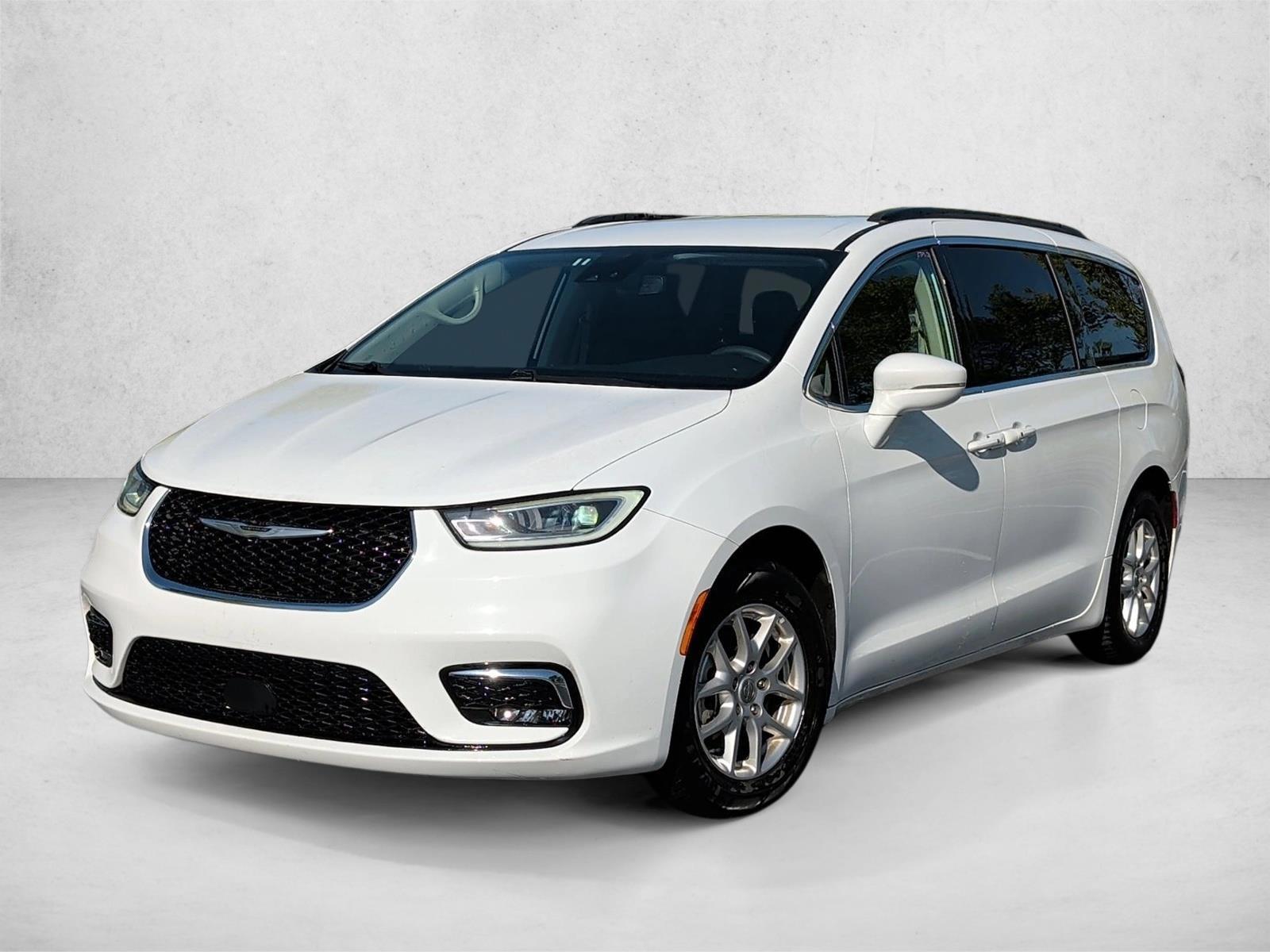 2022 Chrysler Pacifica Touring L's photo