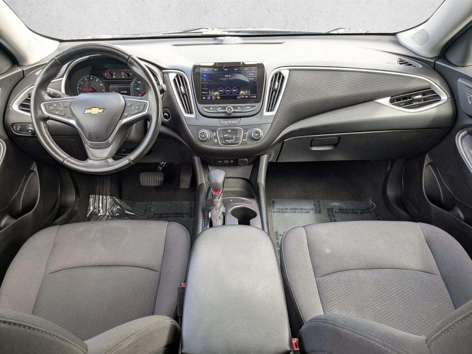 Thumbnail: 2022 Chevrolet Malibu - 3
