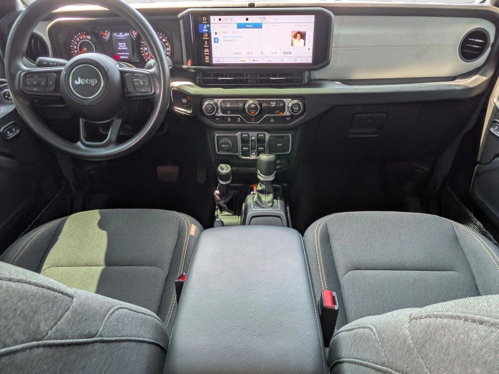 Thumbnail: 2024 Jeep Gladiator - 4