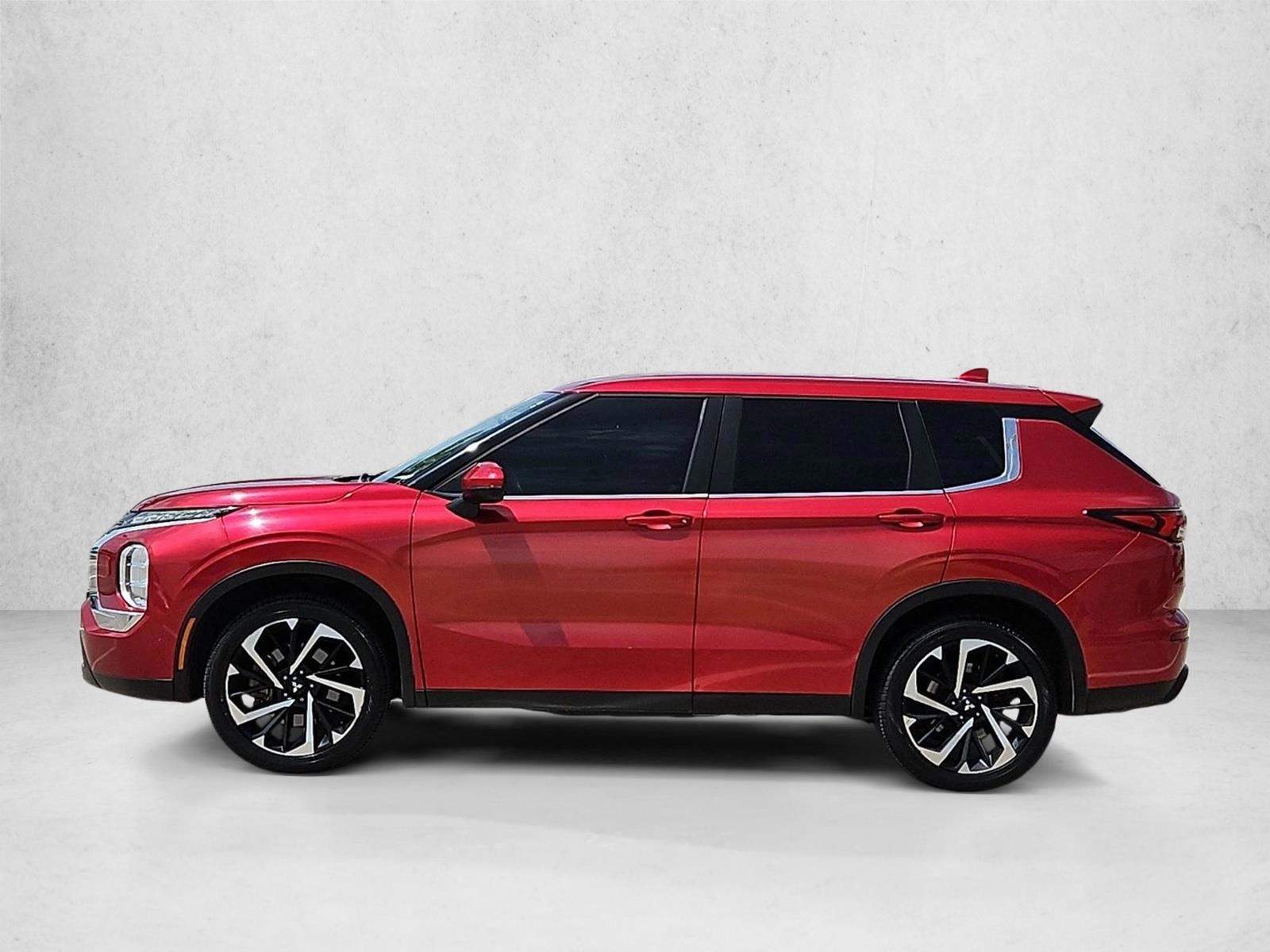 Thumbnail: 2022 Mitsubishi Outlander - 2