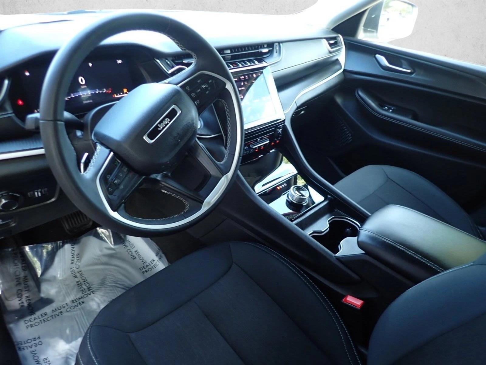 Thumbnail: 2023 Jeep Grand Cherokee - 3